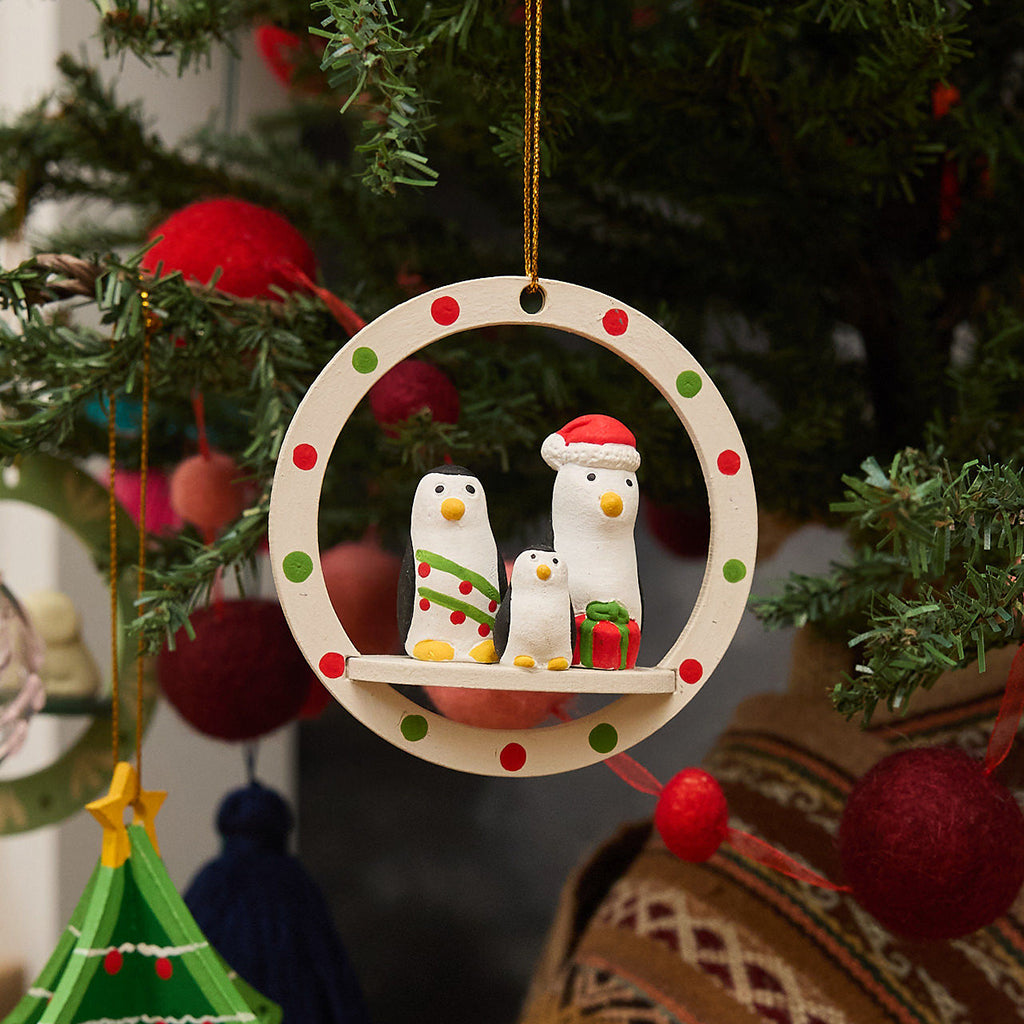 Vintage Jasco Trim A Tree Kit Penguin Family Hand Painted Wooden Ornaments selling SET