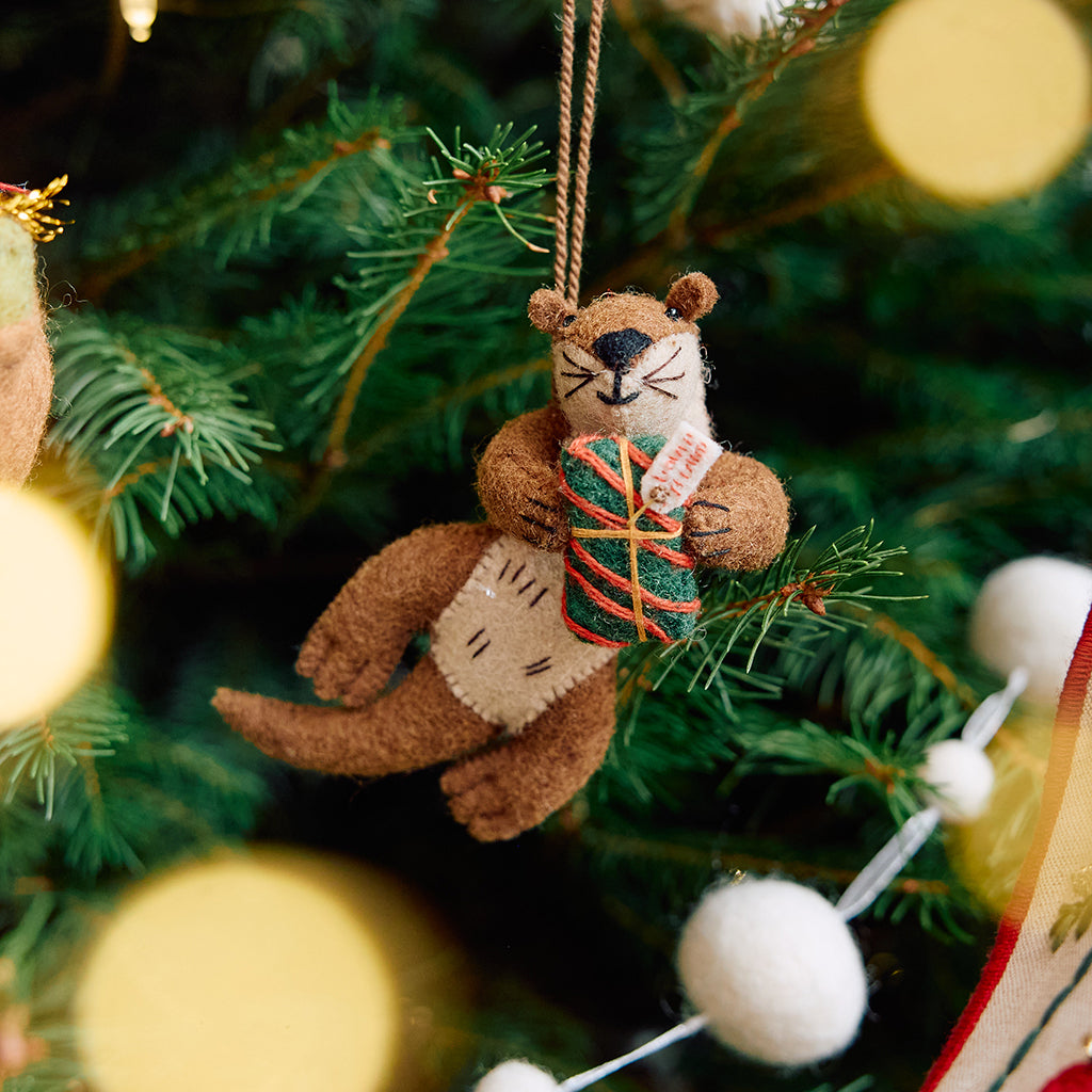 Otter with Gift Ornament