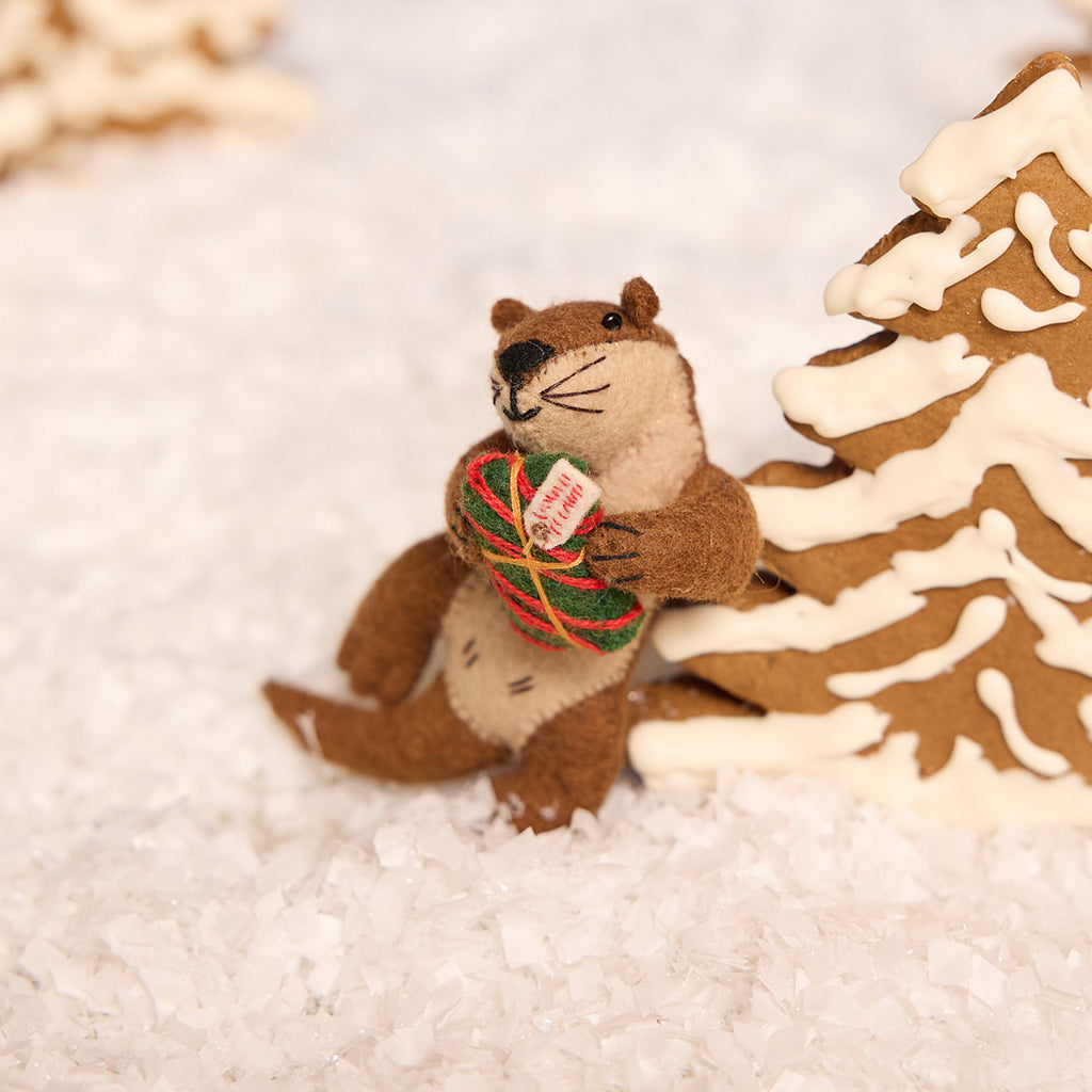 Otter with Gift Ornament