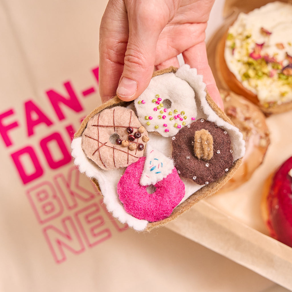 Fan-Fan Donut Box Ornament