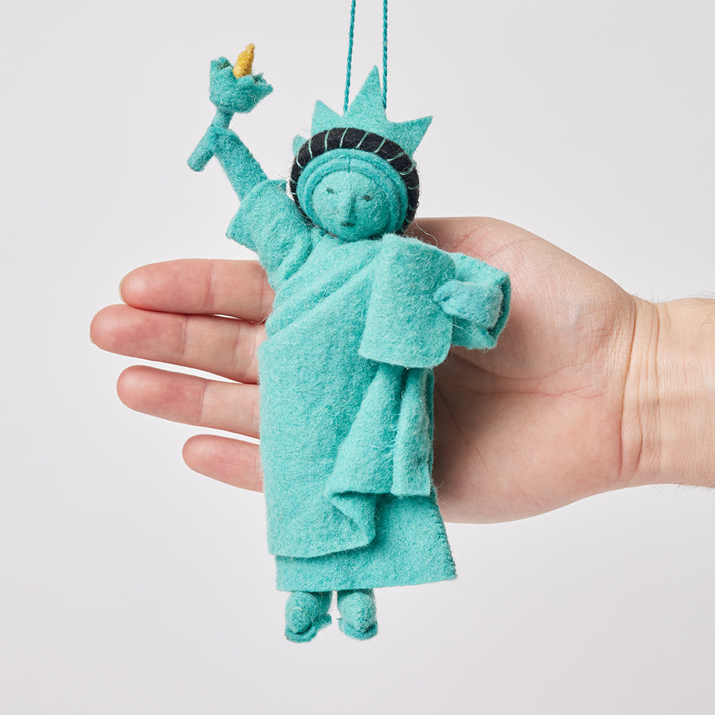 Popular Hand-Made Lady Liberty Figurine